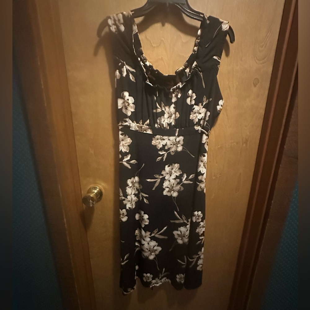 Axcess Black and Cream Floral Dress XL